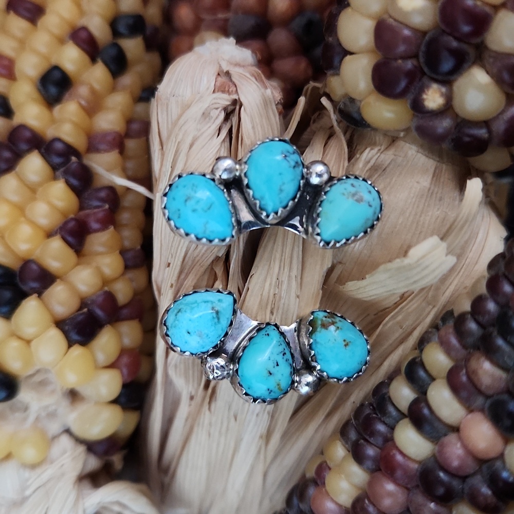 NWOT Native American Navajo Handmade Turquoise & Sterling Cluster Earrings 🩵🩶